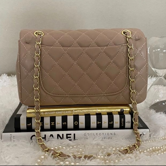 High Quality Quilted Classic Bag | Beige - Picture 4 of 7